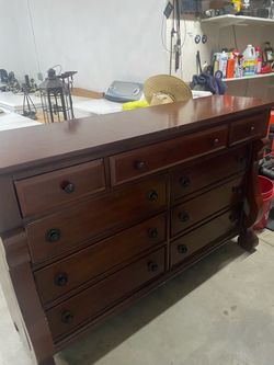 Dresser