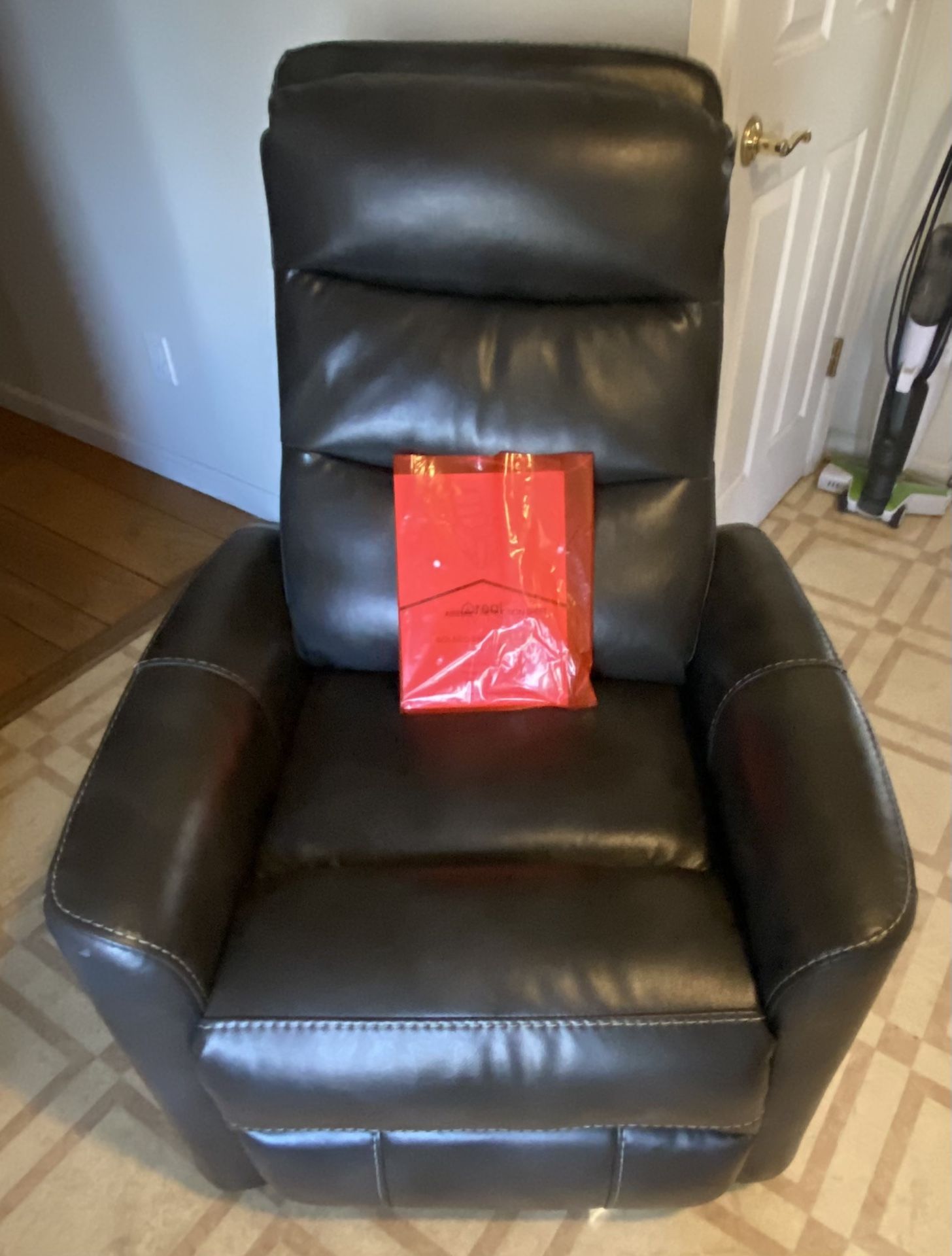 Somerset Leather Swivel Glider Recliner By Broyhill for Sale in Middle