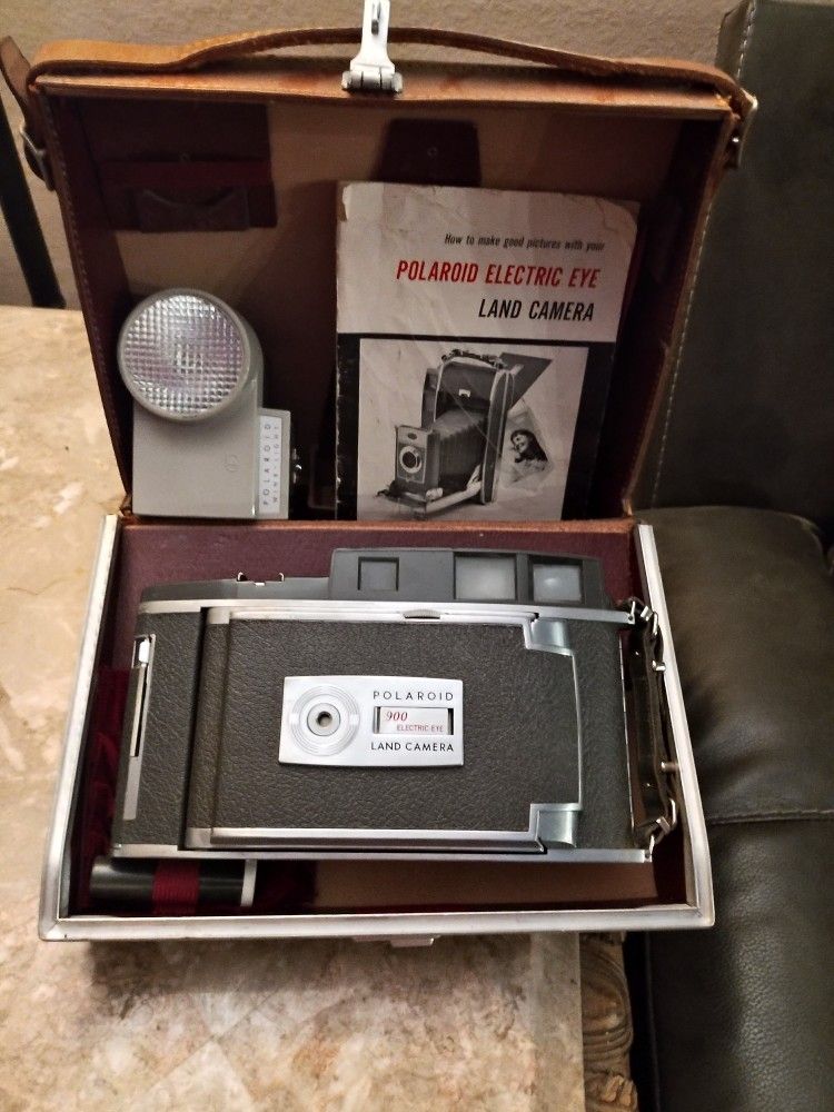 POLAROID Model 900 Electric Eye Land Camera Kit Leather Case Accessories