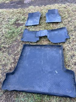 Huskies Heavy Duty Mats For 4 Runner