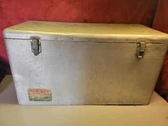 Vintage Pik Nik Aluminum Fishing/hunting Cooler