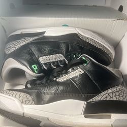 Air Jordan Retro 3 “Green Glow” Size 9