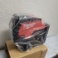 MILWAUKEE M12 GREEN LASER CROSS LINE NEW 