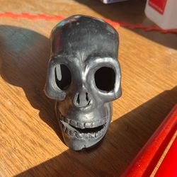 Black Scull Sculpture 