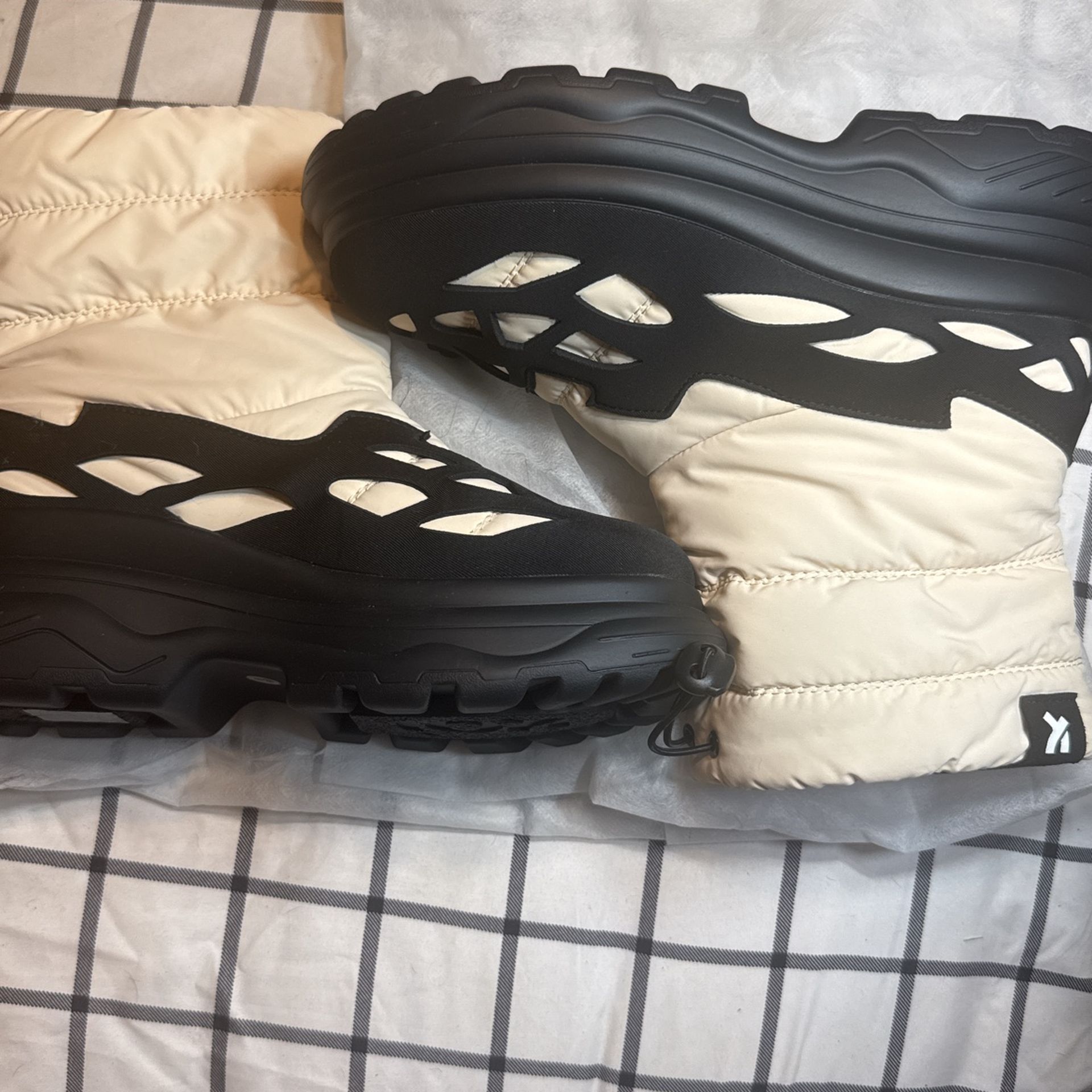 Koi Snow Boots