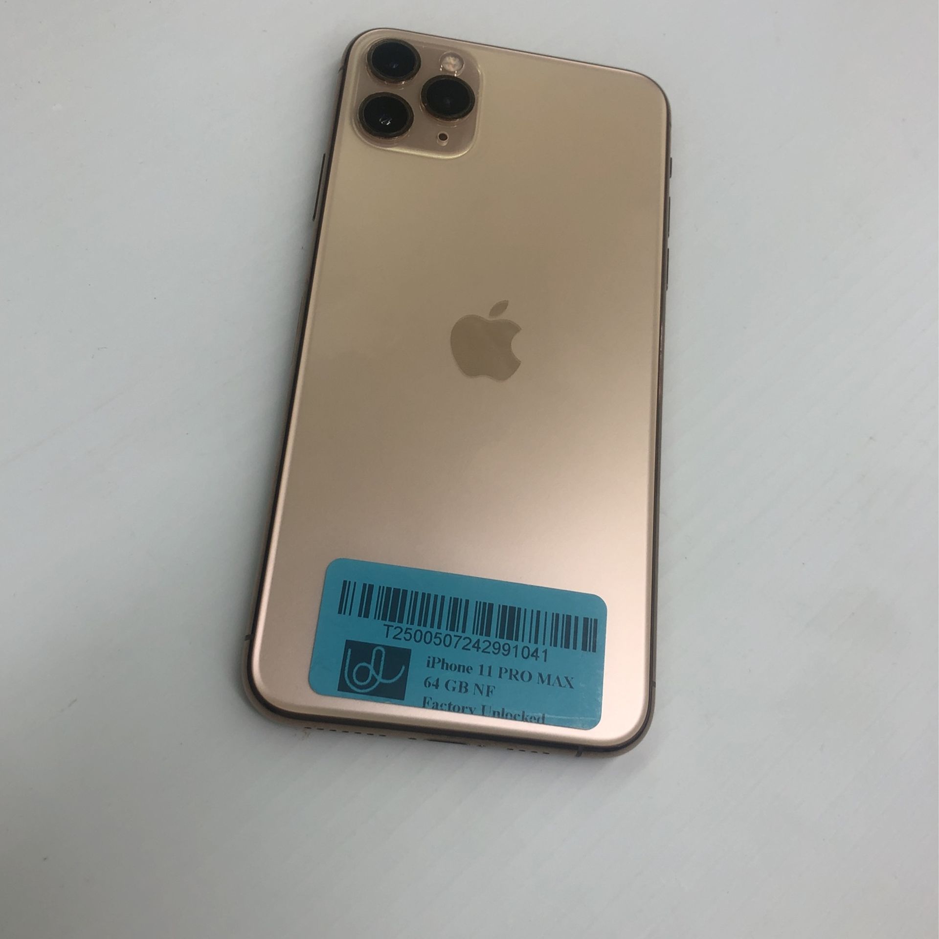 Unlocked Clean 11 P R O Max Like New Comes With Charger And Warranty! Welcome