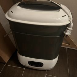 Baby Brezza Bottle Sterilizer and Dryer