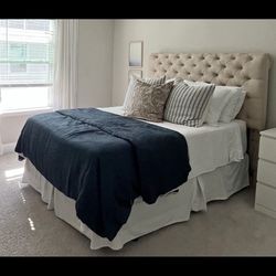 Queen bed Set Incl headboard And Box Spring