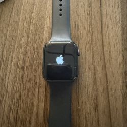 Watch SE 3 44mm aluminum