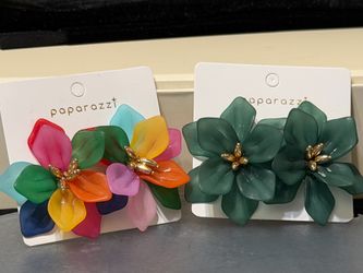 Two pairs of earrings