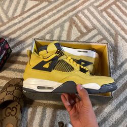 Jordan 4 Retro Lighting