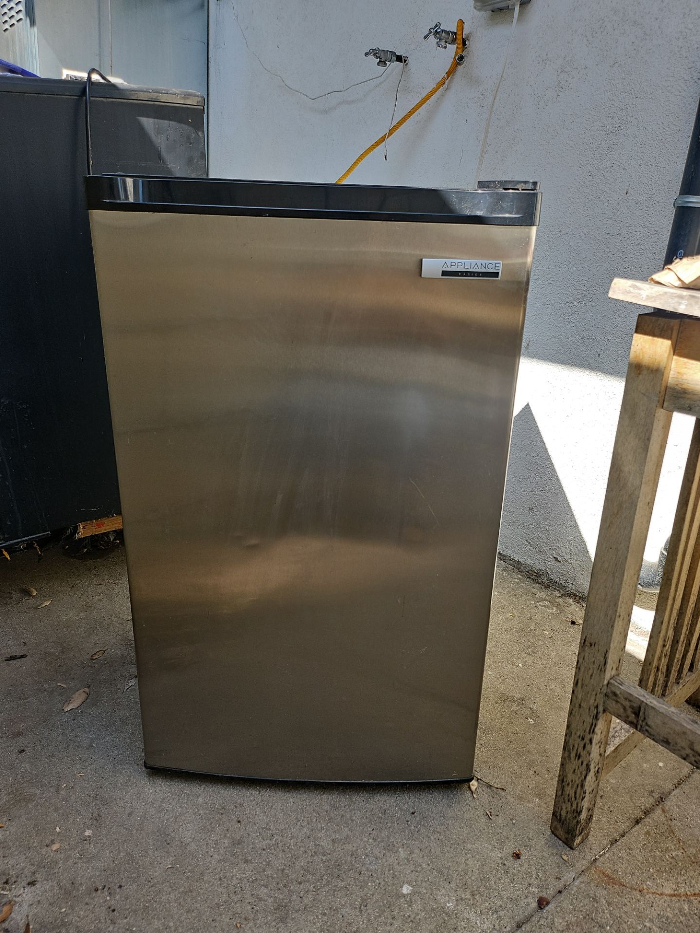 Mini fridge