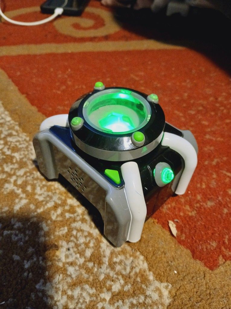 Ben 10 Diamondhead Basic Action Figure