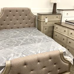 New 5 Piece Queen Bedroom   🔥🔥 IN STOCK NOW 