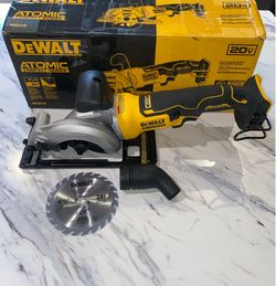 Dewalt ATOMIC 20V MAX Cordless Brushless 4-1/2 in. Circular Saw