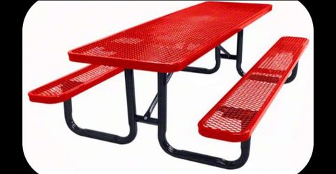Picnic table
