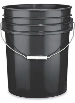 5 gallon buckets