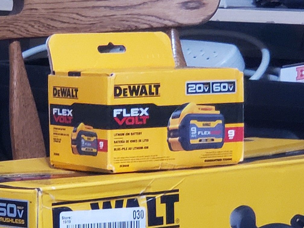 Dewalt 60v / 20v baterry