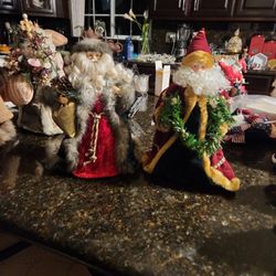 Topper Santa Claus Each $10