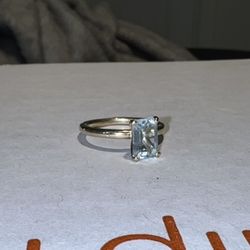 14k Aquamarine Ring