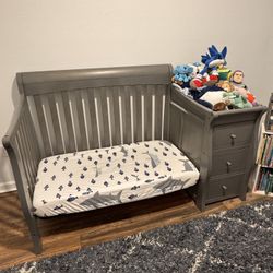 2 In 1 Gray Baby Crib / Toddler Bed With Changing Table 