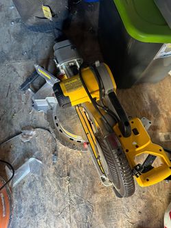 Dewalt metter saw