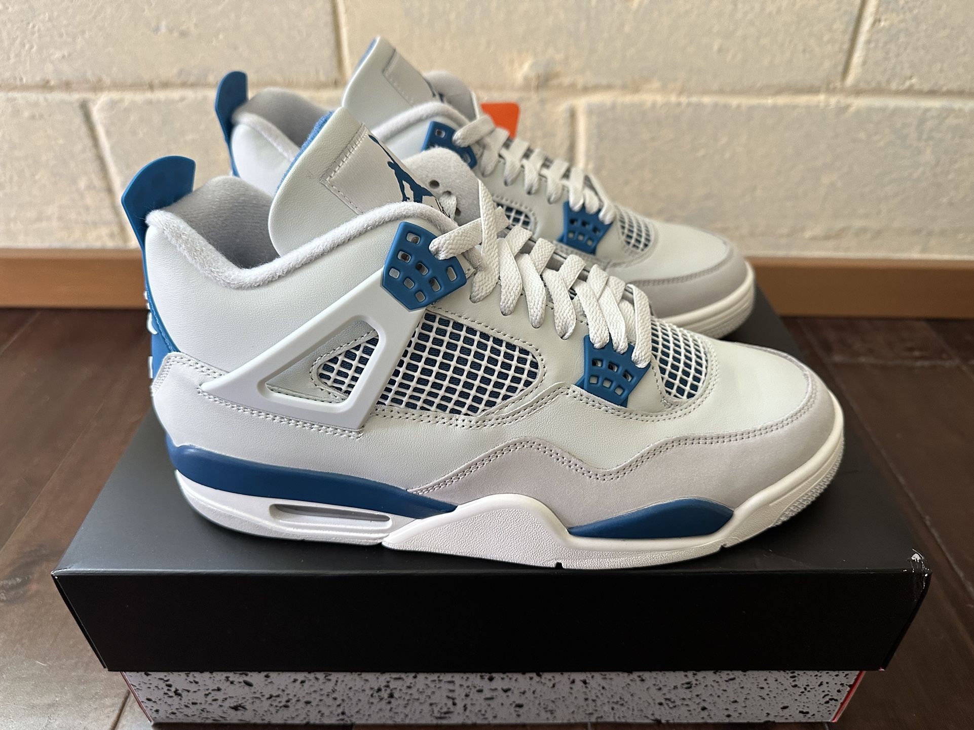 Air Jordan 4 Military Blue Size 10 Brand New