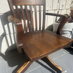 Antique Taylor Chair Co. Swivel Desk Chair / Banker’s Office Chair (Early 20th Century) 