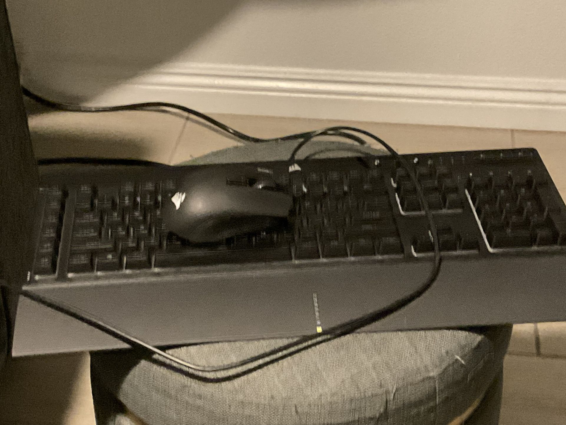 Corsair K60 Keyboard And Harpoon Wireless RGB Mouse