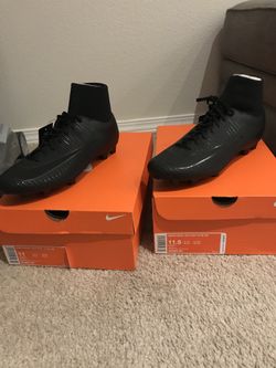 Nike soccer cleans means mercurial victory black. I have a size 11 and a 11.5 both brand new