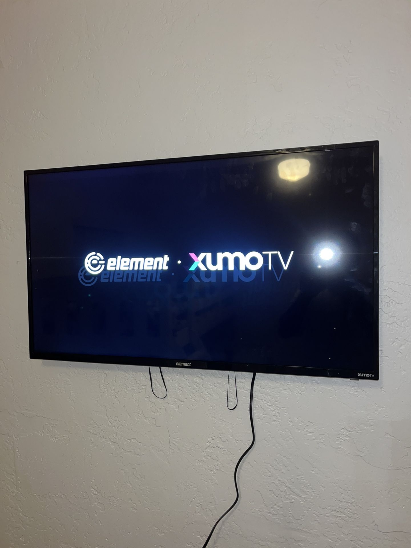 Tv Mount/TV on Your Wall
