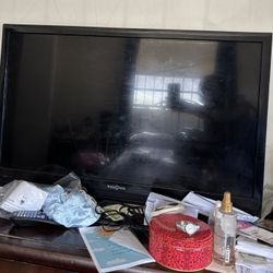 Insignia Tv/remote 