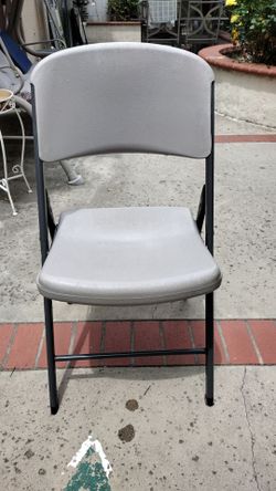 Foldable plastic chairs