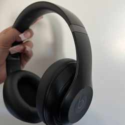 Beats Studio Pro 