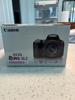 Canon EOS Rebel SL2 DSLR Camera Kit