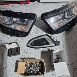 2015 - 2018 Ford Edge Titanium Headlight Assembly 
