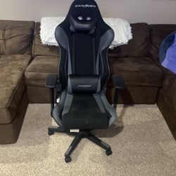 Dxracer GAMING CHAIR 