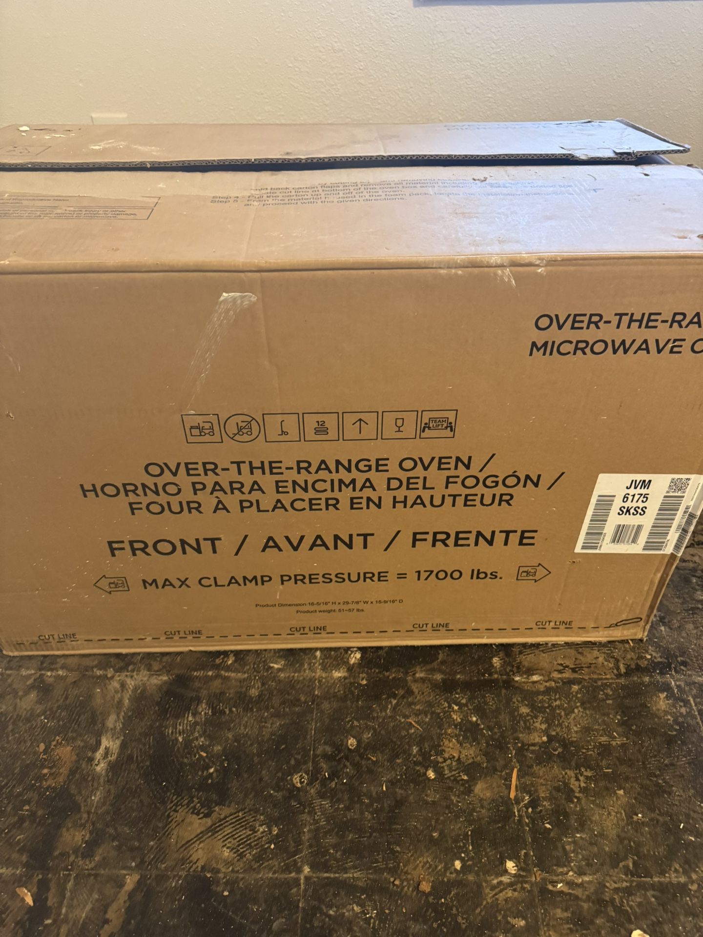 GE Over Stove Microwave Oven Vent/ Light