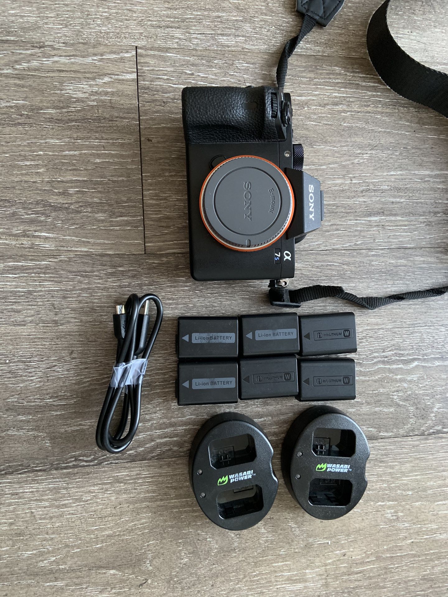Sony a7s ii (6 batteries + 2 chargers)