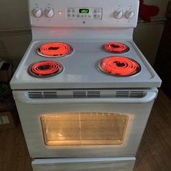 GE 30-in 4 Burners 5-cu ft  electric stove