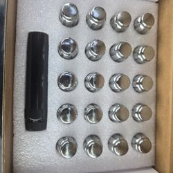 Chrome Lugnuts 