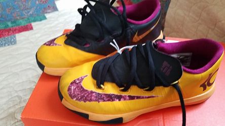 Boys Nike size 12