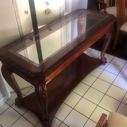 Console Table On Sale Good Condition