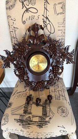 Mahogany wooden Wall Clock with Grape Motif