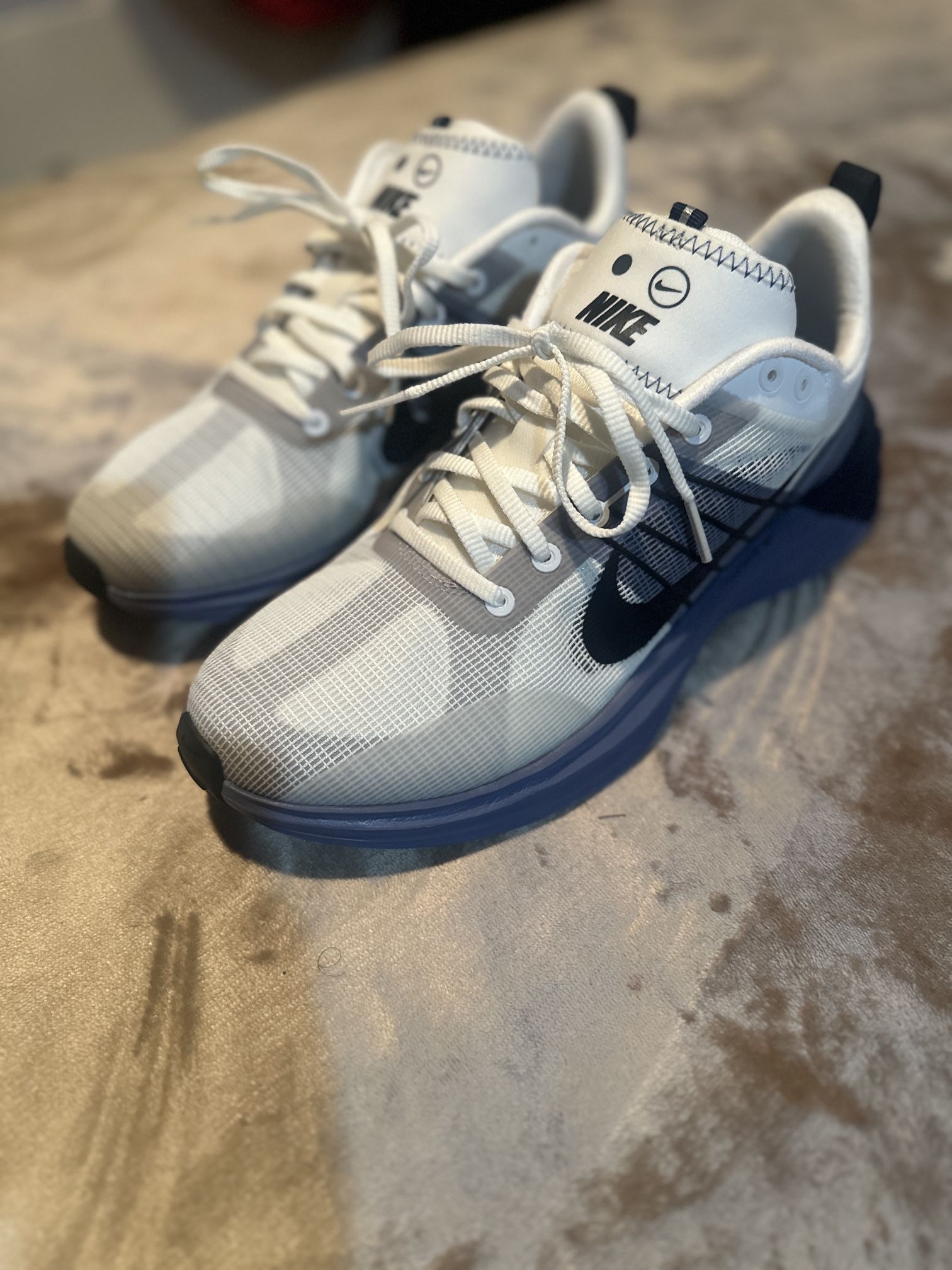NIKE LUNAR (ROAM)
