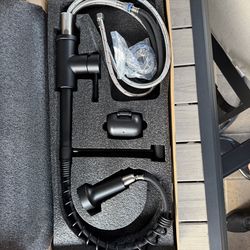 Black Kitchen Faucet with Pull Down Sprayer