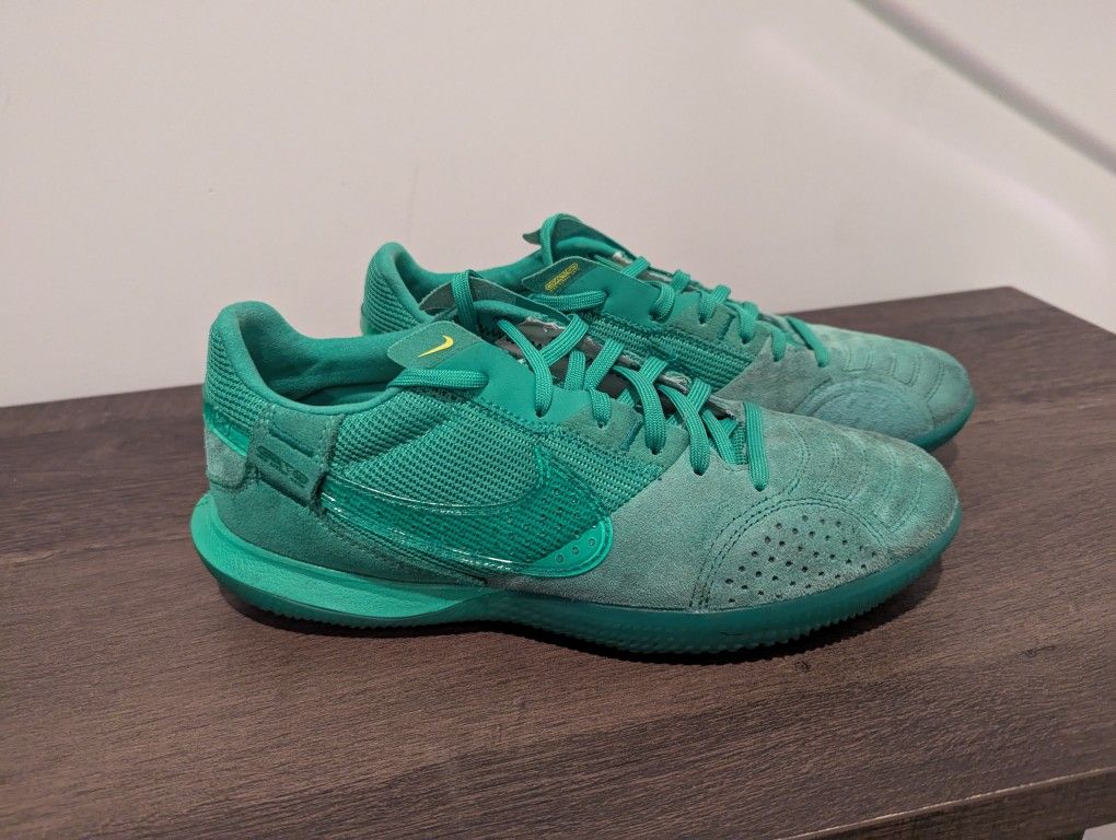 Men's Nike Streetgato Indoor Soccer Cleats