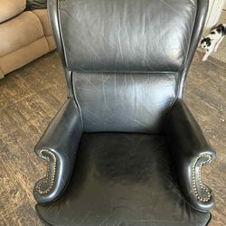 Vintage Black Leather Executive Chair – $80 (Pickup Only)