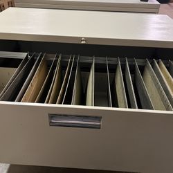 2 Drawer Hon Lateral File, Filing Cabinet. Locking W Key