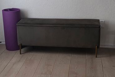 Ivy upholsterd Storage Bench Green
